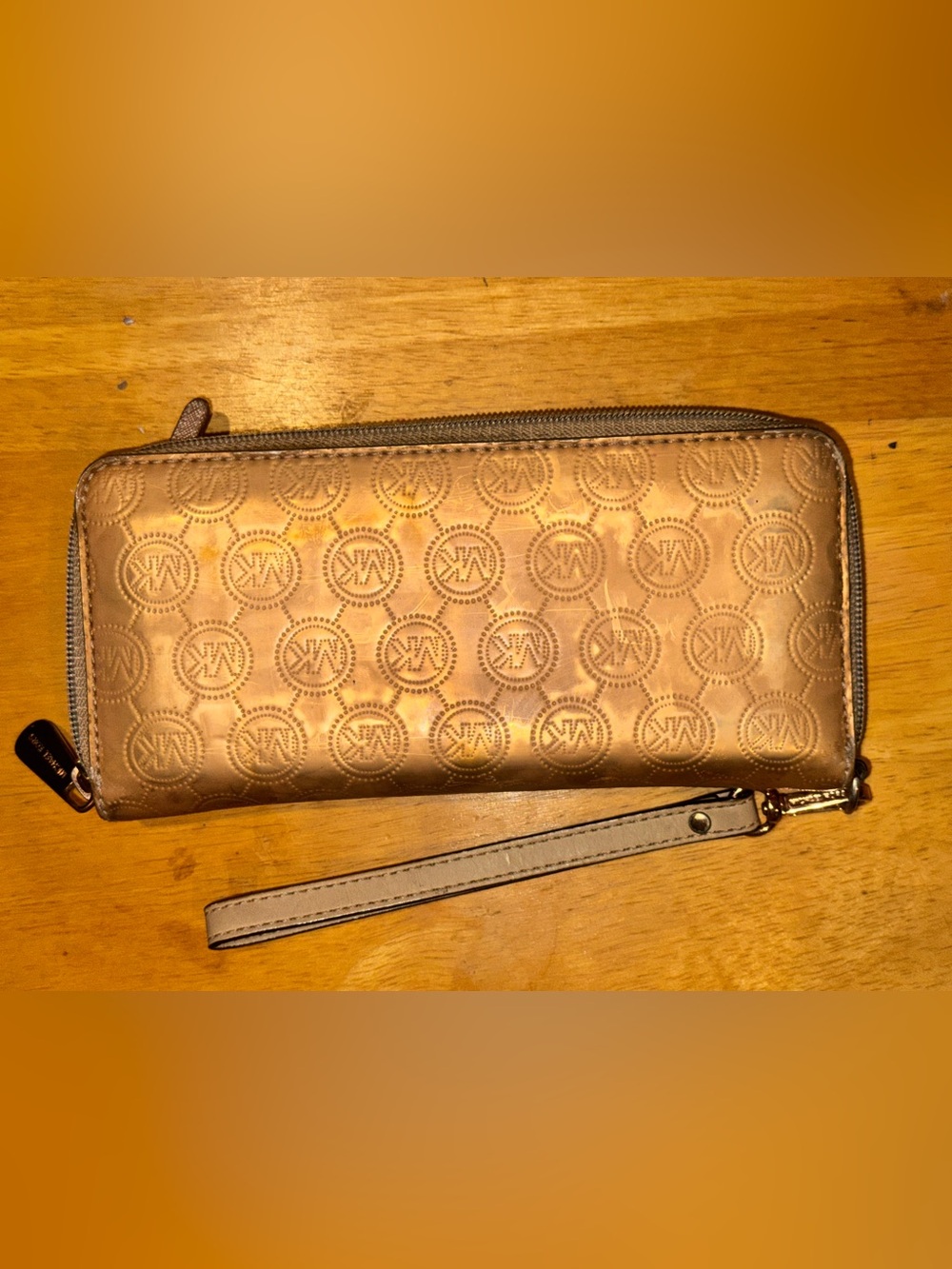 Michael Kors Gold Metallic Monogram Wristlet Zip Around Wallet Bag Plaque - Picture 4 of 12
